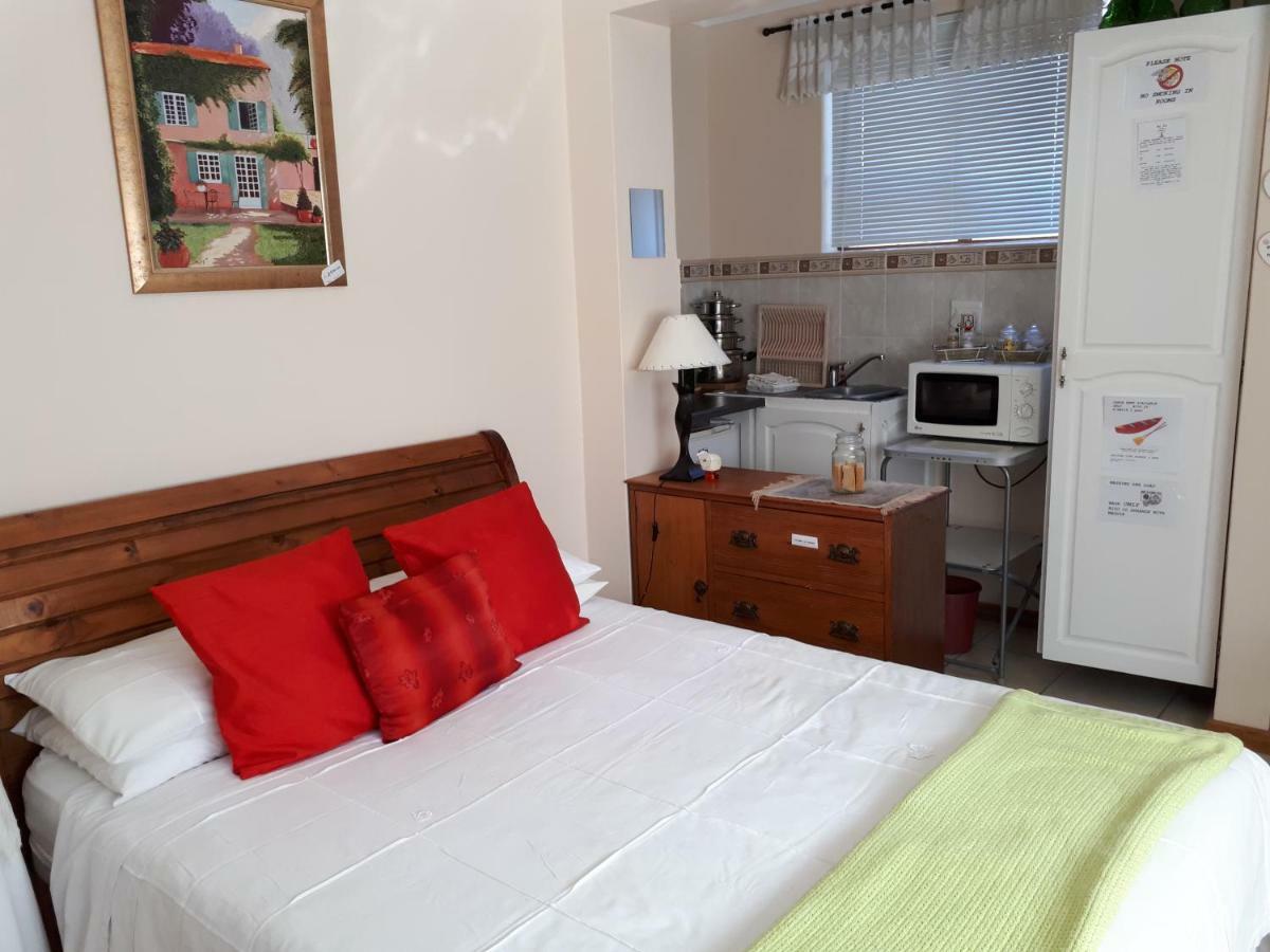 Addo Gateway Lodge Колчестер Экстерьер фото